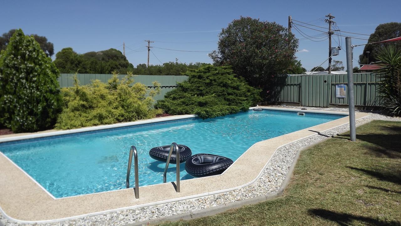 Culcairn Motor Inn ภายนอก รูปภาพ