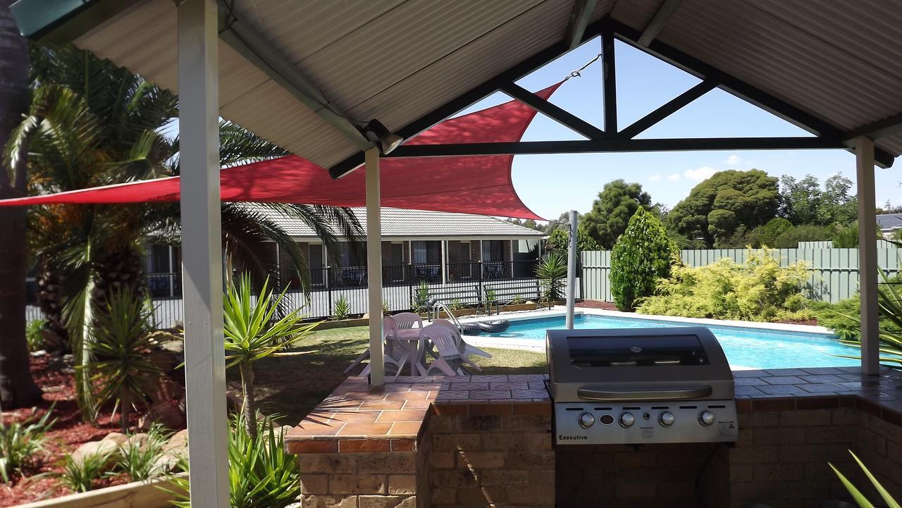 Culcairn Motor Inn ภายนอก รูปภาพ