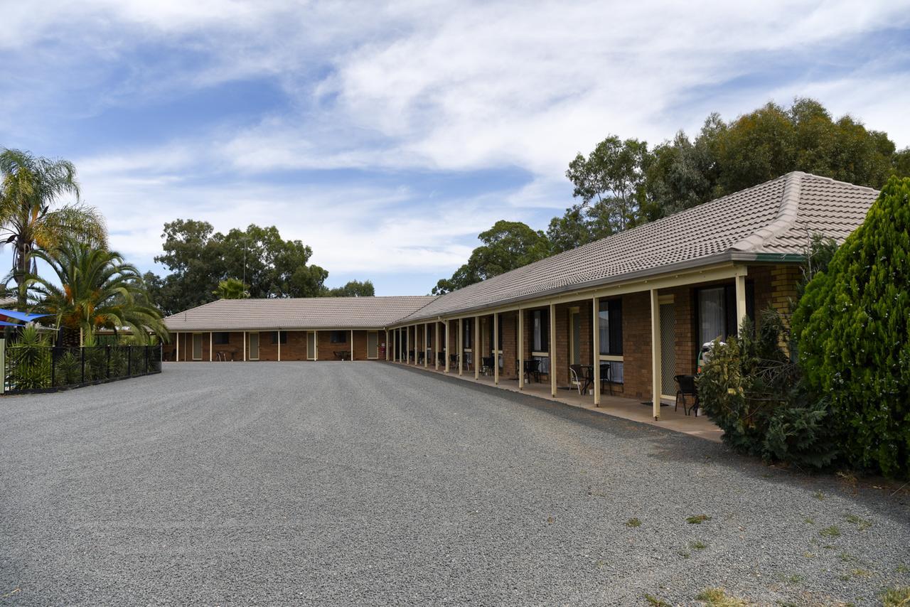 Culcairn Motor Inn ภายนอก รูปภาพ